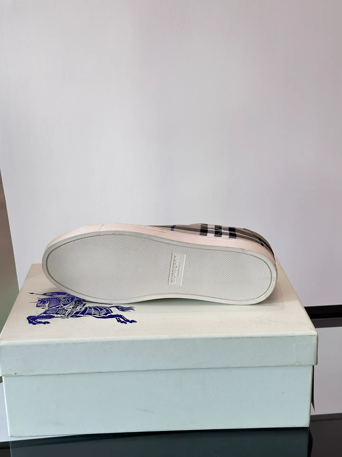 Men's shoes 💰360▫️B's men's classic low-top sneakers are reinterpreted in Vintage checkered cotton and cowhide materials, and decorated with a new brand logo. First-grain cowhide lining, embossed Burberry lettering logo on the heel, original outsole! Size: 38-44 (45 customized)
